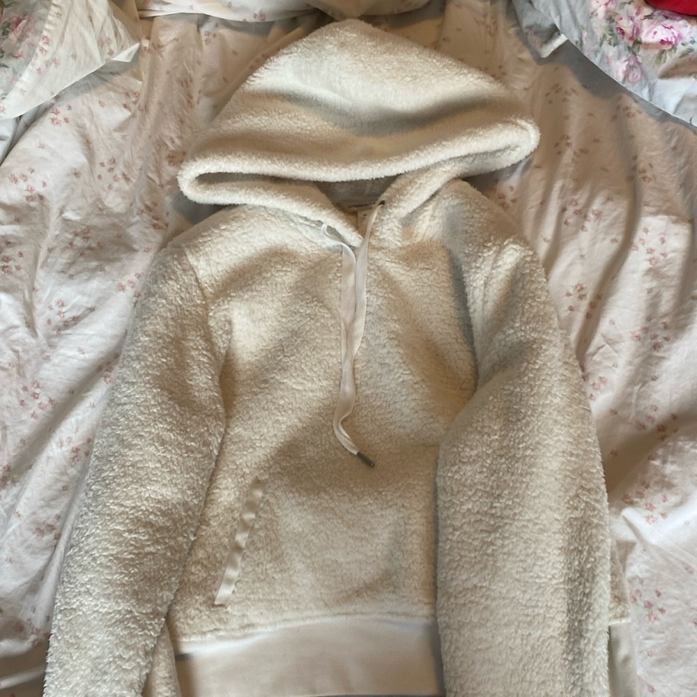 fuzzy white cropped hoodie